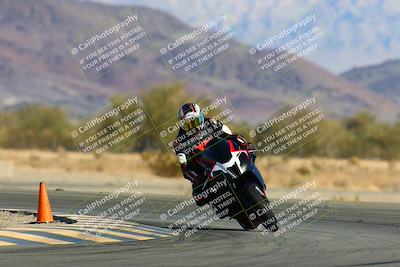 media/Jan-09-2022-SoCal Trackdays (Sun) [[2b1fec8404]]/Turn 14 (10am)/